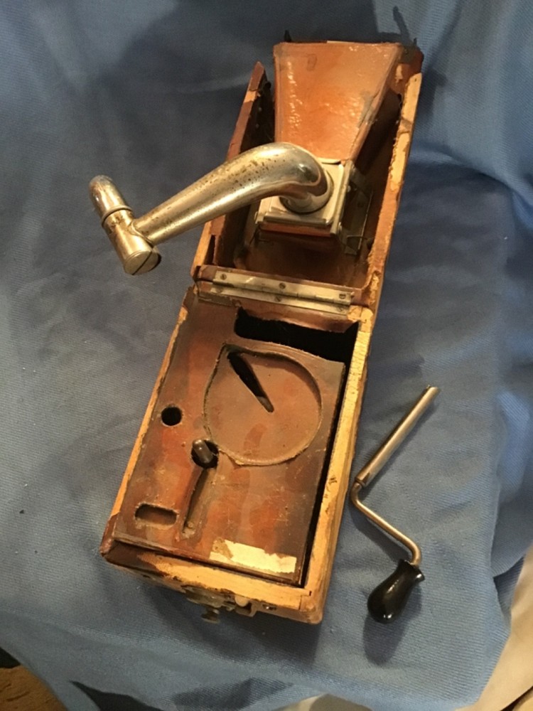 Peter Pan camera phonograph wind up -as found-
