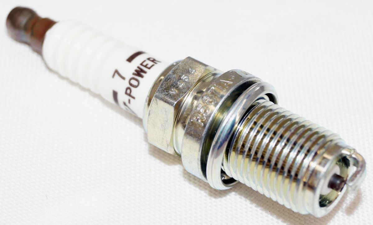Pack of 8 Genuine NGK 4091 V-Power Racing Spark Plug R5671A7