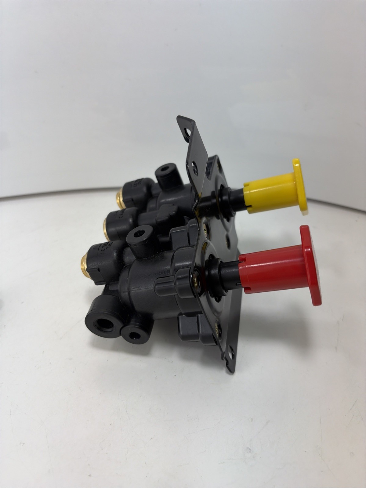 For Volvo VNL Dash Valve Dual Park Brake With 5 Ports 24340522 21315044 K035691