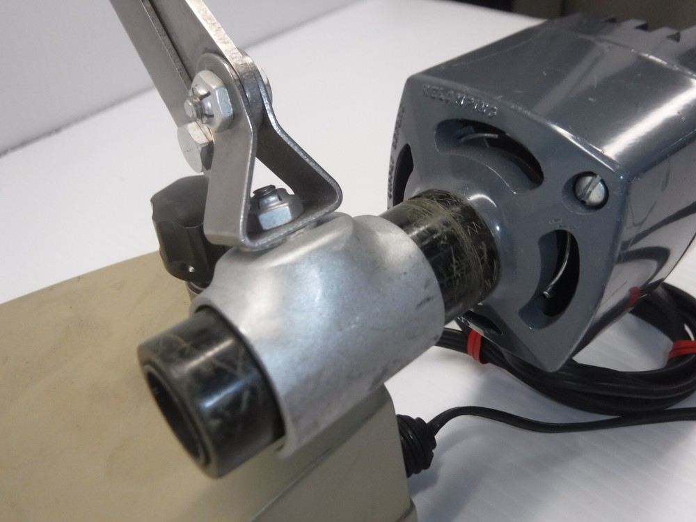 Scientific Instruments Model: 650 115V. 60Hz. 26V.A. Adjustable Illuminator