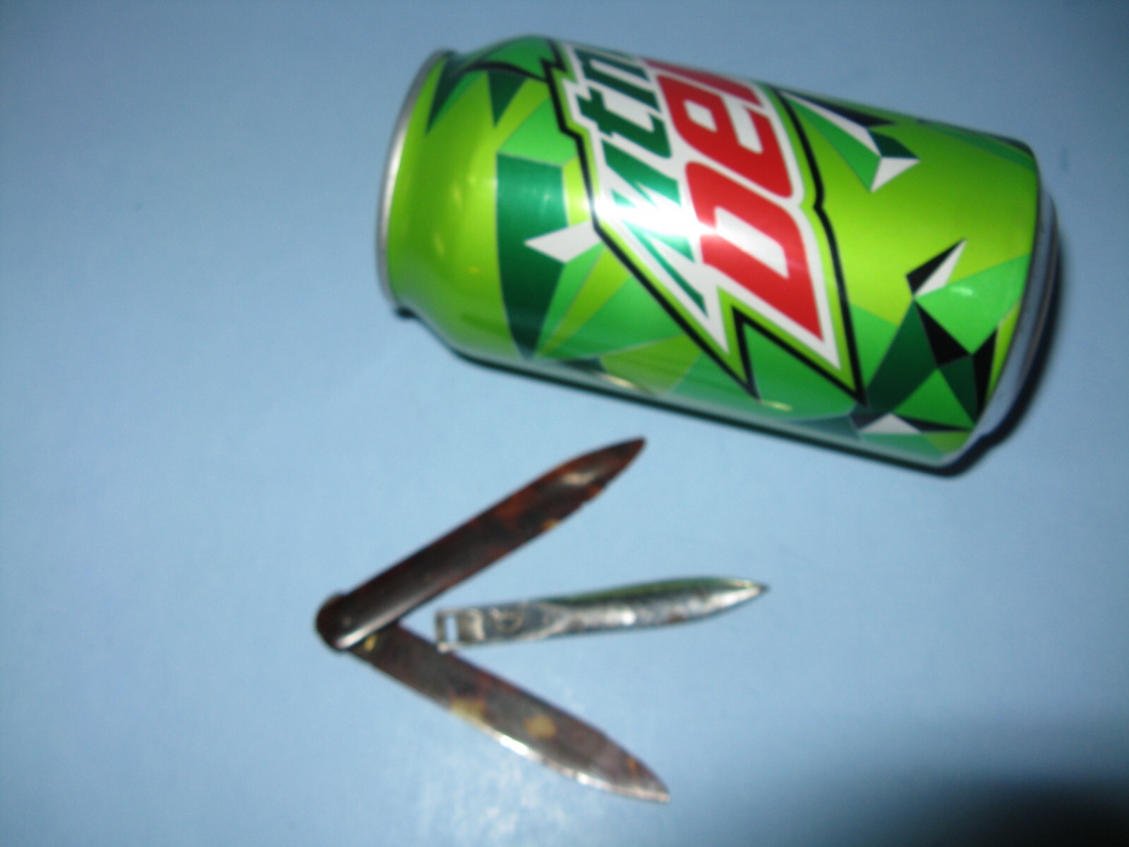 Faux Tortoiseshell Seton Needle and holder.