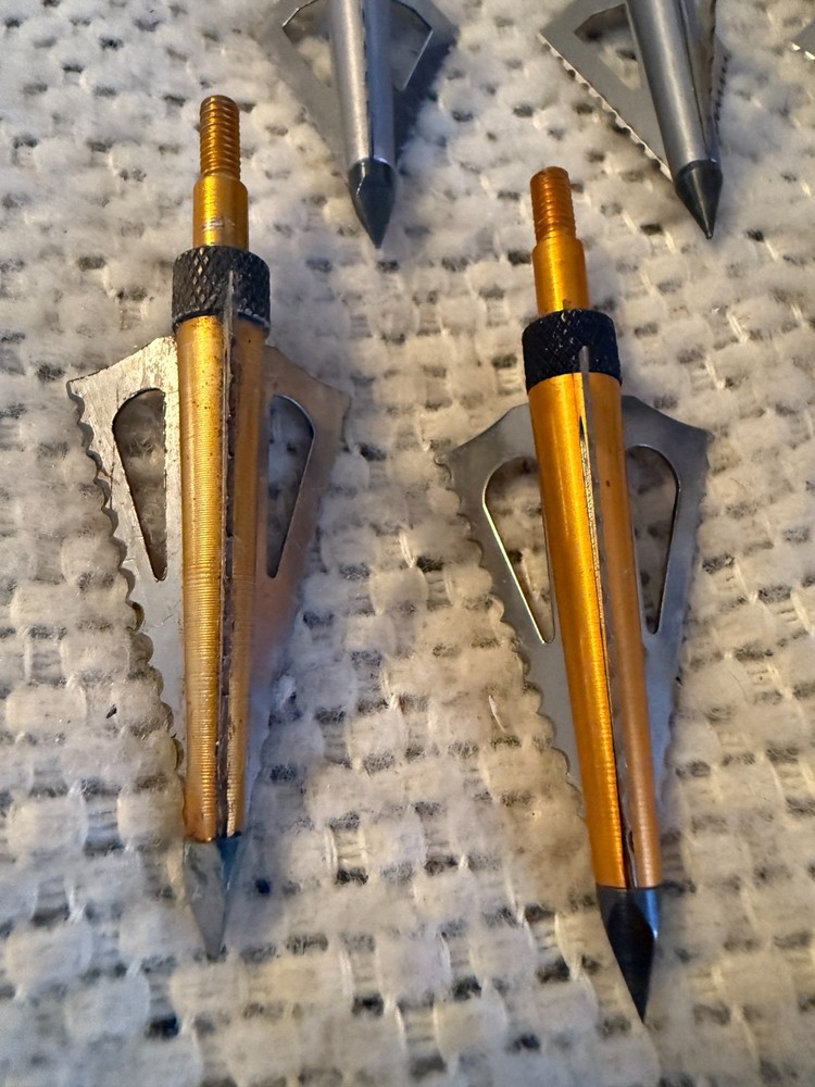 3 Blade Broadheads with Saw Blades
