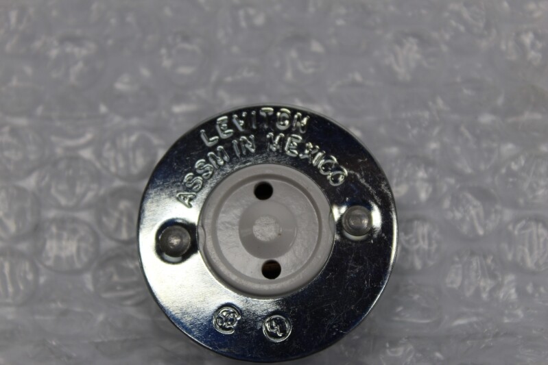 LEVITON 519 LAMP HOLDER NSNP