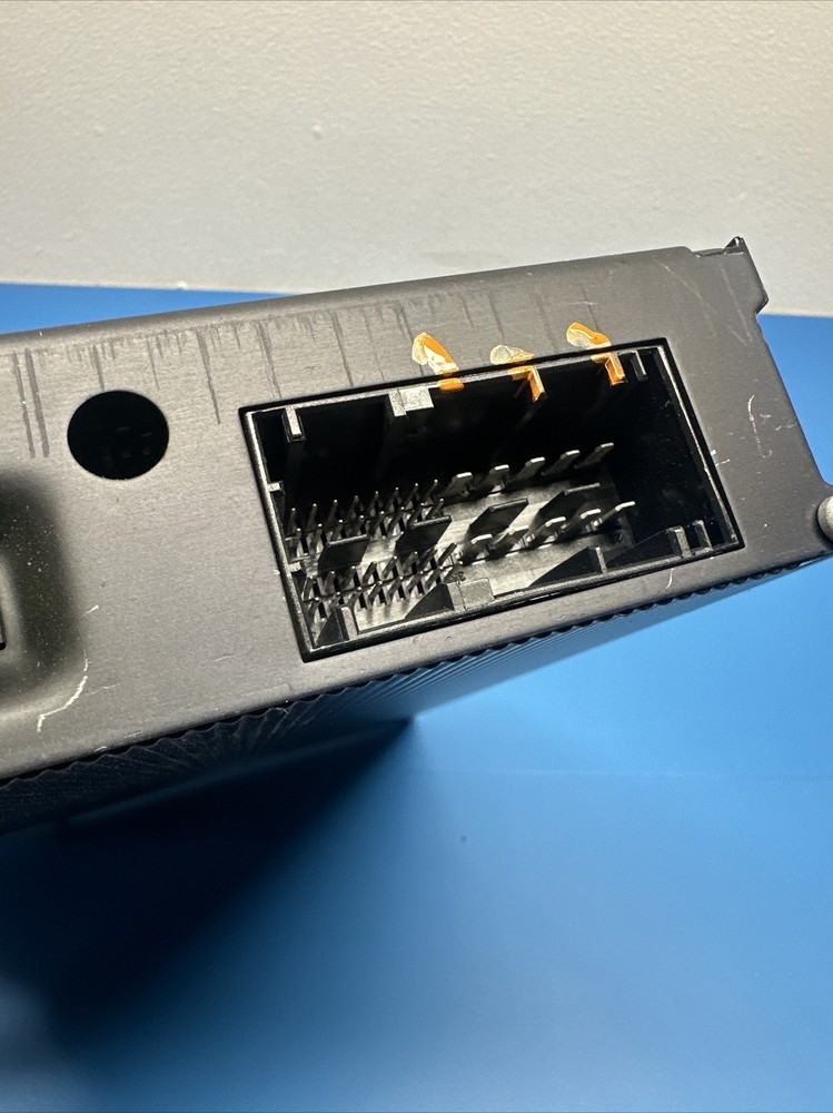 6974231 I 2006 - 2010 BMW E83 E85 X3 Z4 Amplifier Lear OEM SUV