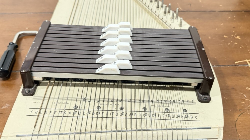 Silvertone Vintage Autoharp by Oscar Schmidt Nice