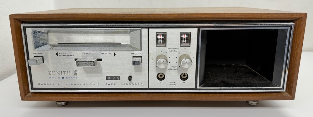 Vintage Zenith Solid State Cassette Stereophonic Tape Recorder E-637W UNTESTED