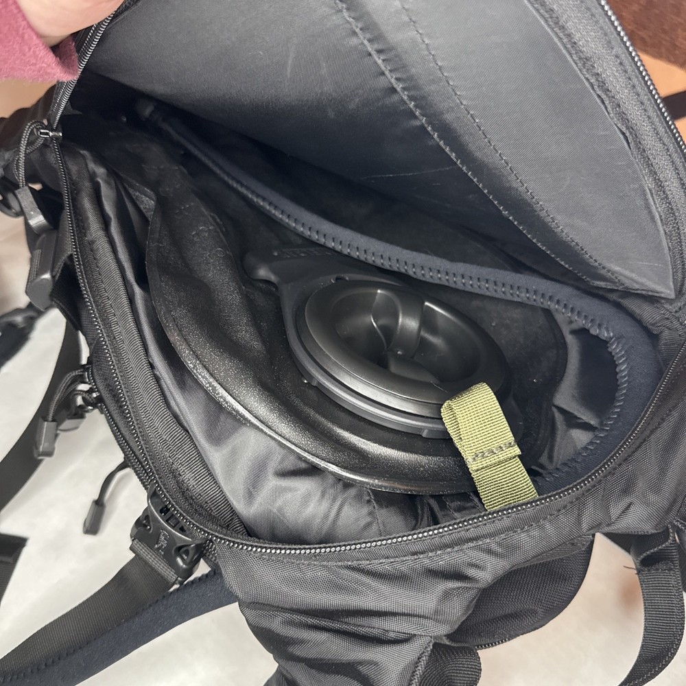 CamelBak Maximum Gear Black Tactical Hydration Pack 64oz Bladder MOLLE Backpack