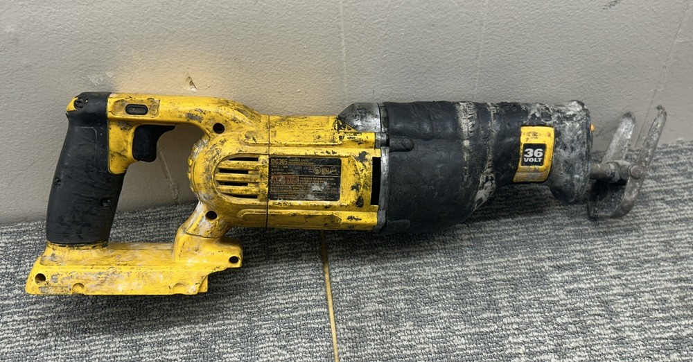 DEWALT DC305 36VOLT VARIABLE SPEED RECIPROCATING SAW 37255