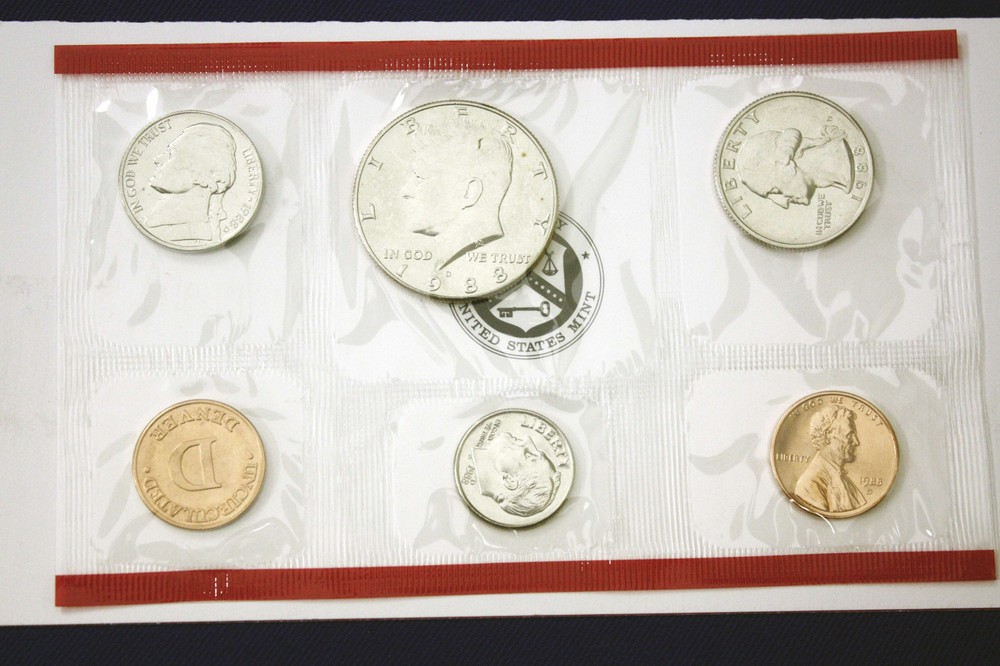 1988 MINT SET AS ISSUED BY U.S. MINT UNCIRCULATED