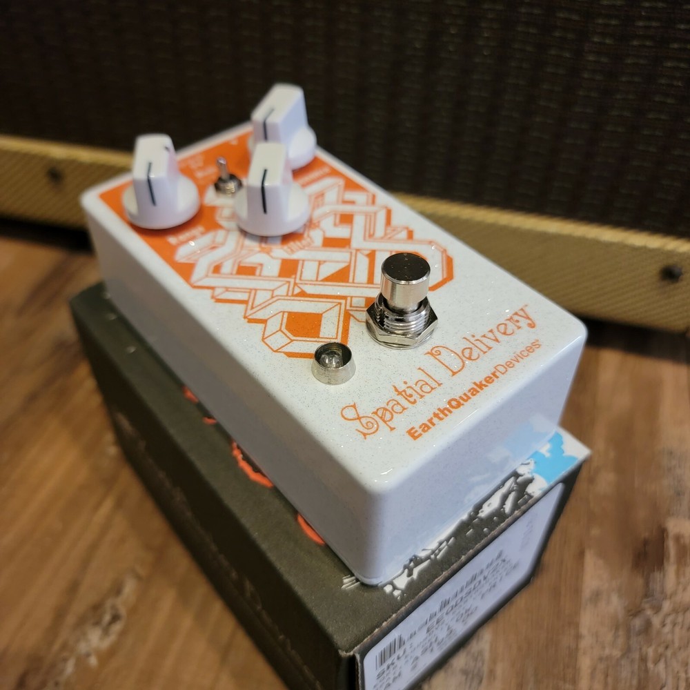 Earth Quaker Spatial Delivery Envelope Filter Sample & Hold Guitar Effect Pedal