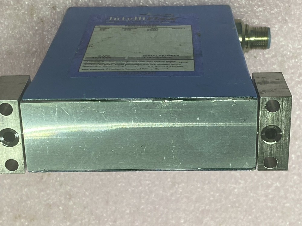 MILLIPORE INTELLIFLOW FSDGD100A000 DIGITAL FLOW CONTROLLER N2 200 SCCM