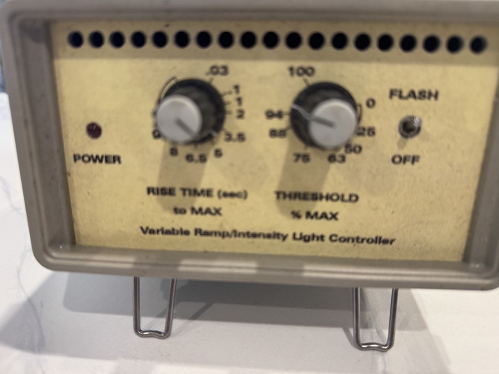 VARIABLE RAMP / INTENSITY light controller 200 WATT MAX TESTED / WORKING RARE