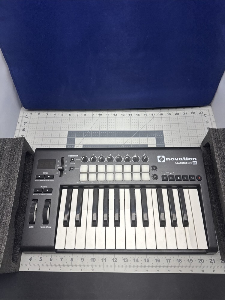 Novation Launchkey Mk2 25 Key USB Keyboard Controller