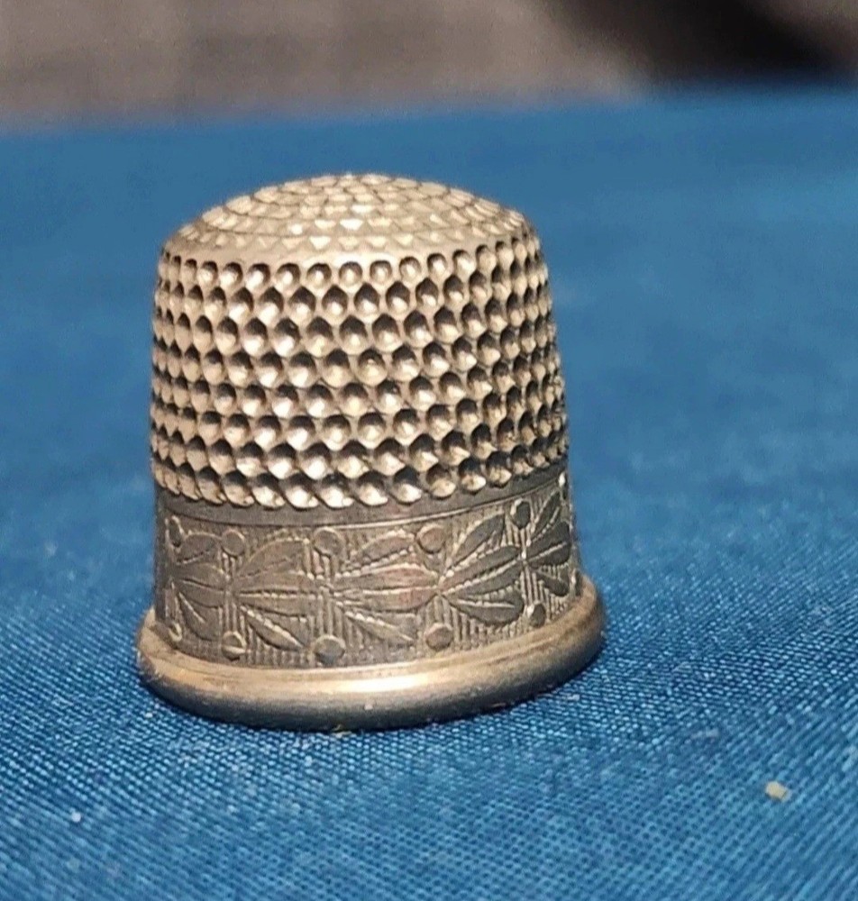 Antique Simons Bros Co Thimble Size 6