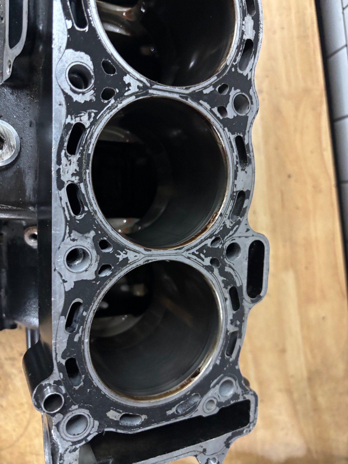 2006-2007 Kawasaki Ninja ZX1000 ZX10R Engine Motor Cases Crankcase