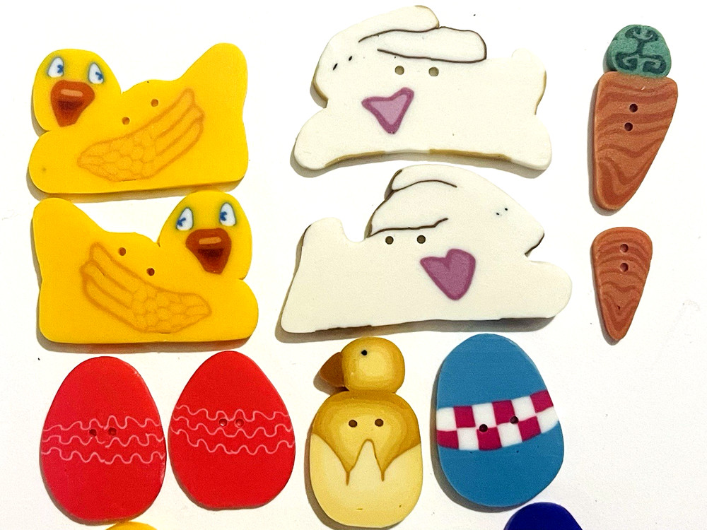RESIN/PLASTIC 22 PIECE DOUBLE SIDED FLAT BUTTON *EASTER* EMBELLISHMENTS X-STITCH