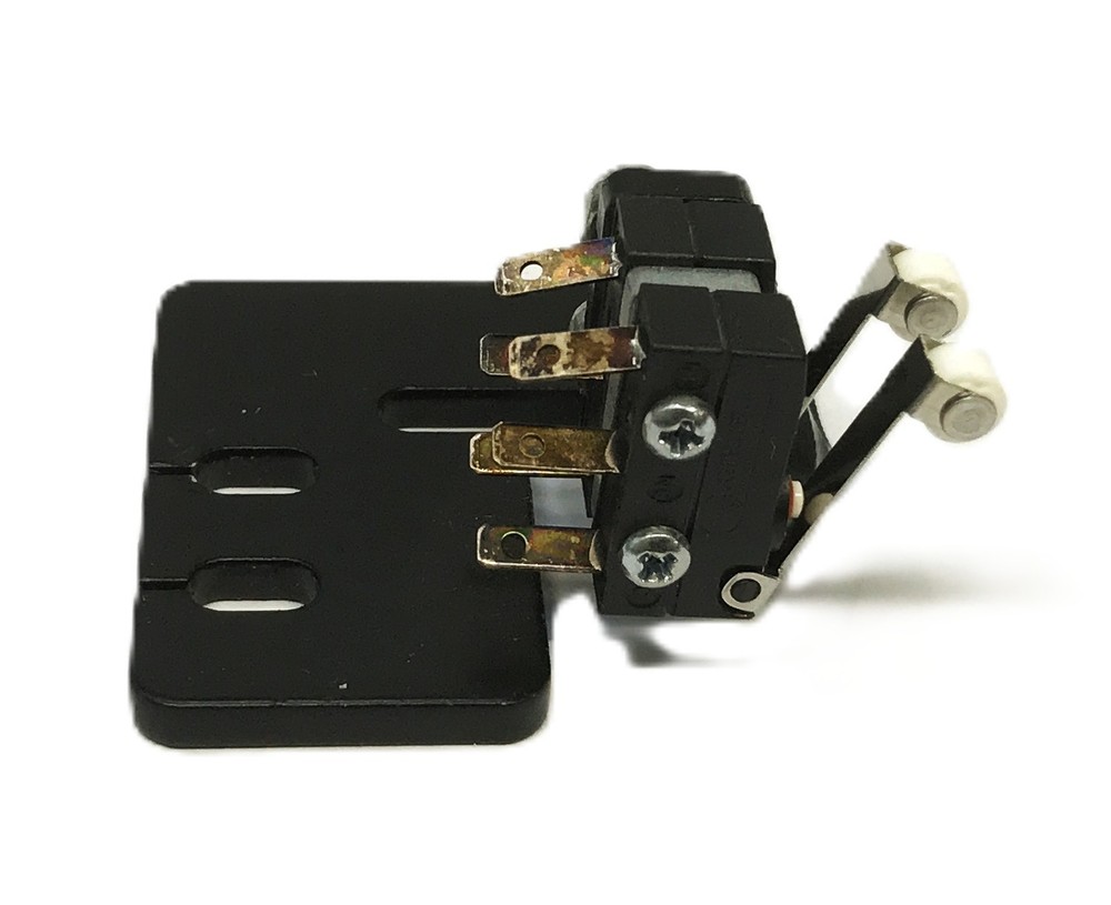 Total Source Micro-Switch PM301824-000 NOS