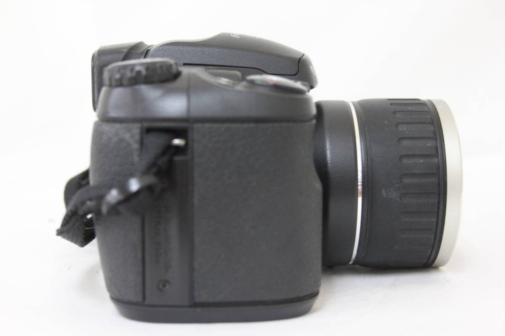 Fujifilm Finepix S5200 10x Compact Digital Camera v9784