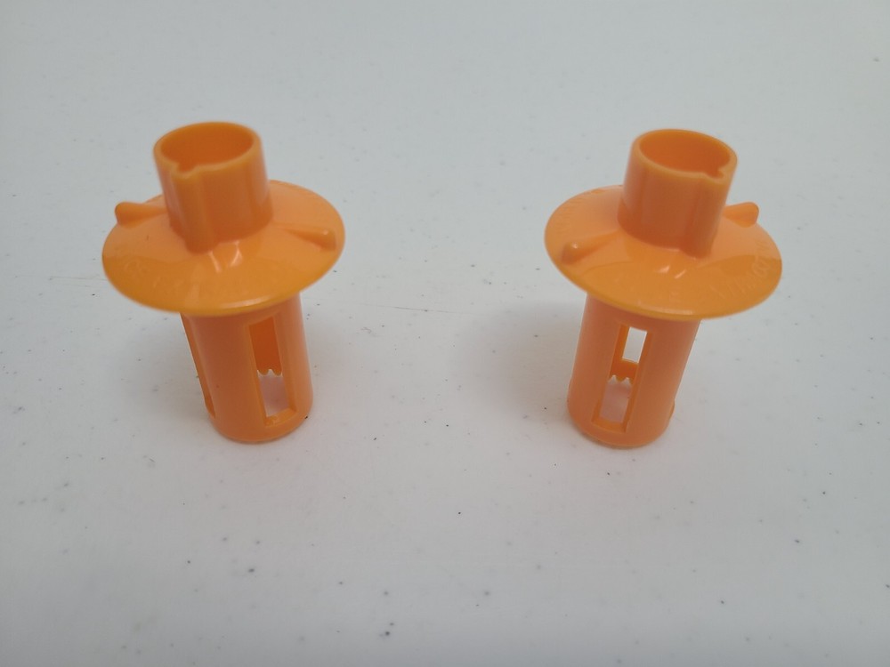 Two (2) Worlds Smallest Juice Extractor Plastic Kitchen Tool Orange Gadget