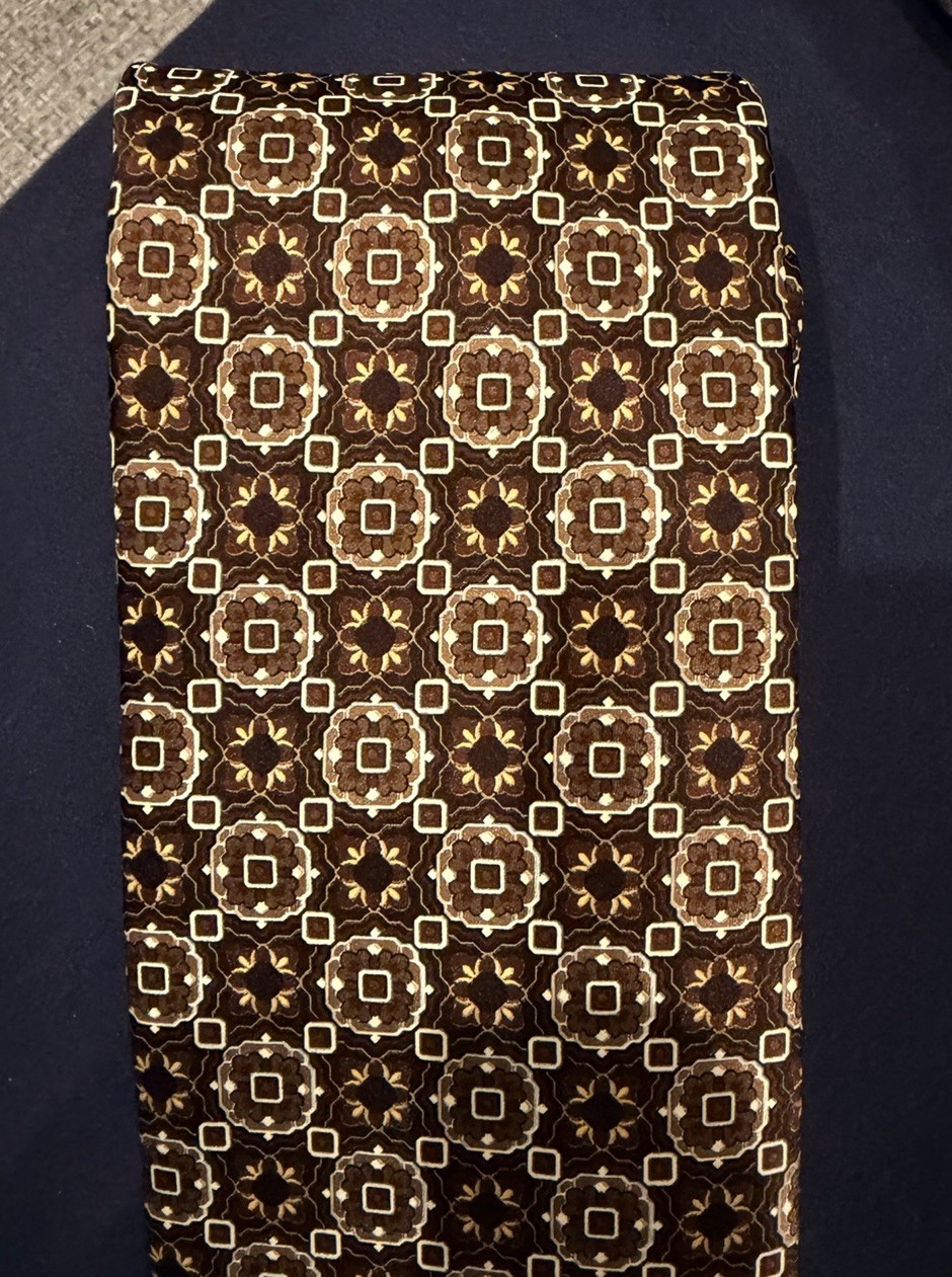 Brioni Men's Silk Tie Brown Gold Geometric Pattern Handmade Italy