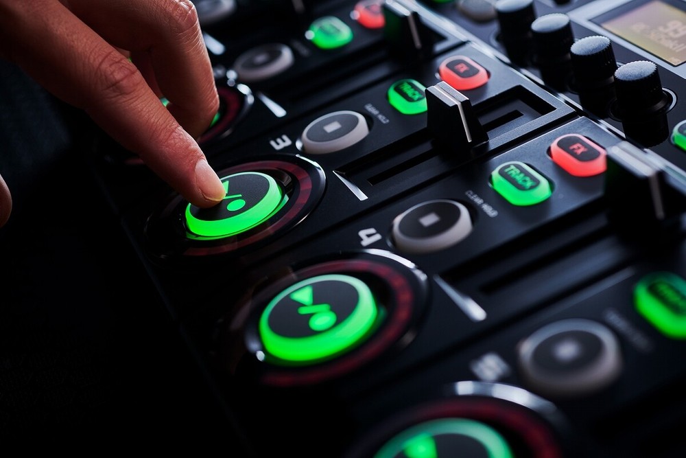 BOSS RC-505 MKII LOOP STATION used