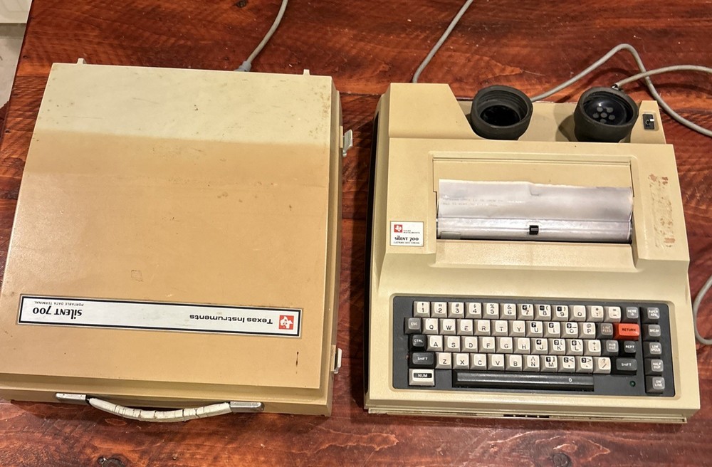 Texas Instruments Silent 700 Model 745 Portable Data Terminal – Working