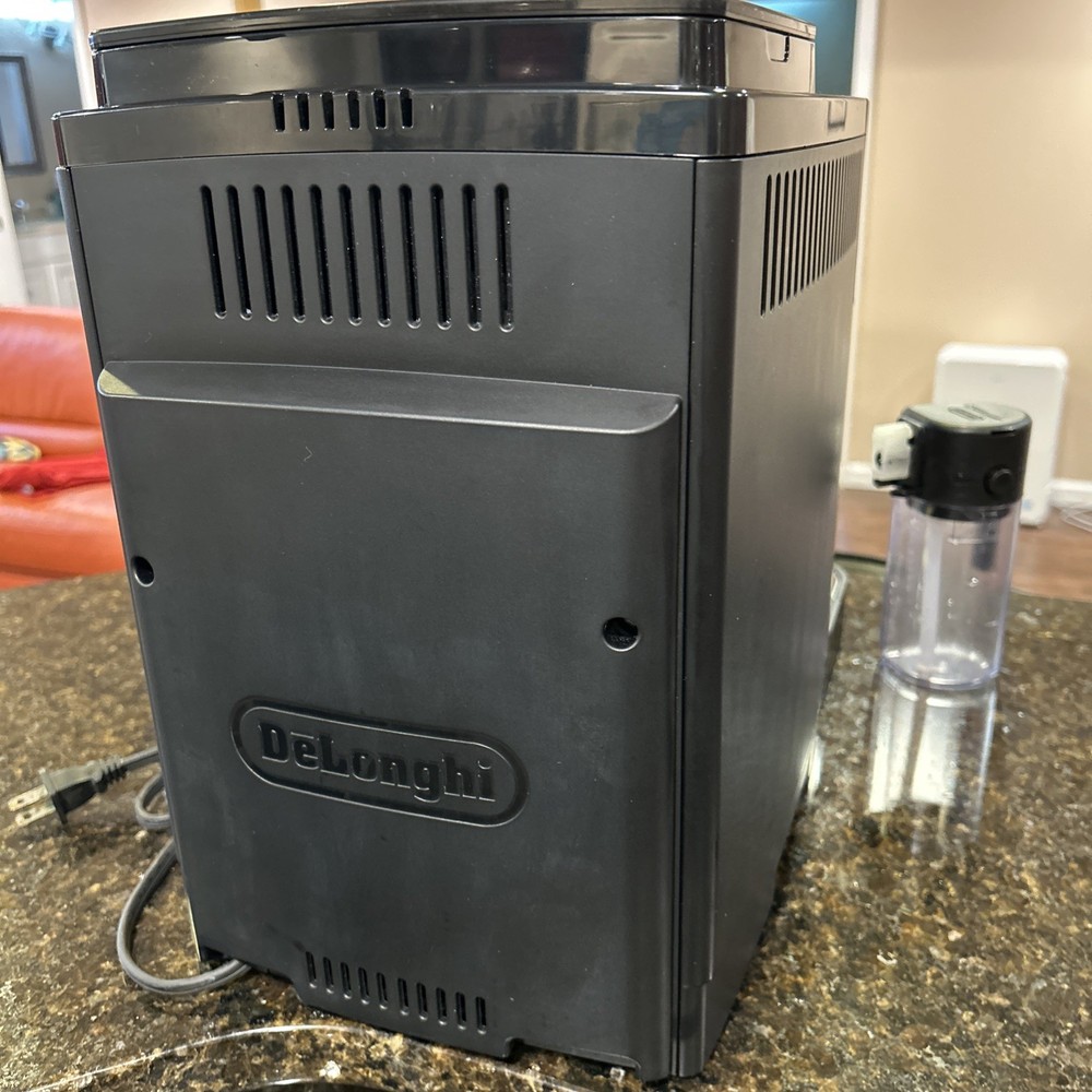 DeLonghi ECAM22080B Coffee Machine Magnifica Start Espresso