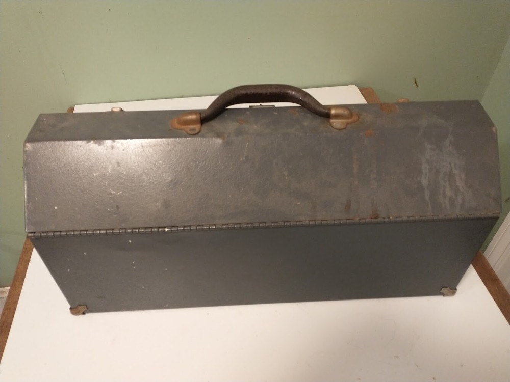 1941/ S & K / HINGED TOP / HEAVY DUTY TOOL BOX
