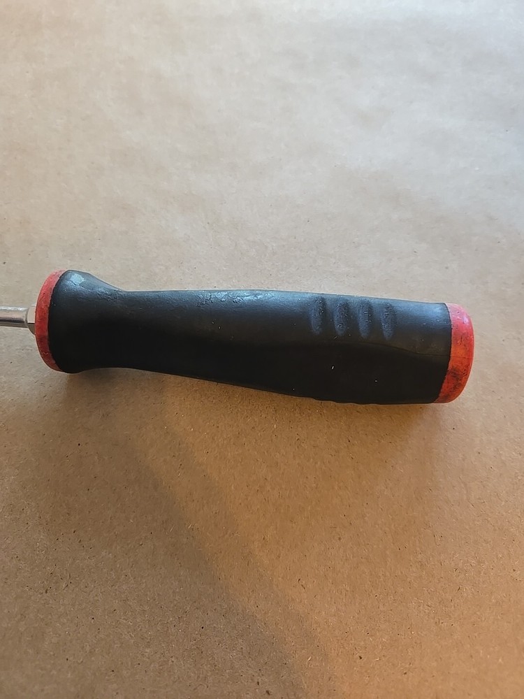 Snap On T30 Tamper Resistant Torx Screwdriver Red/Black Handle