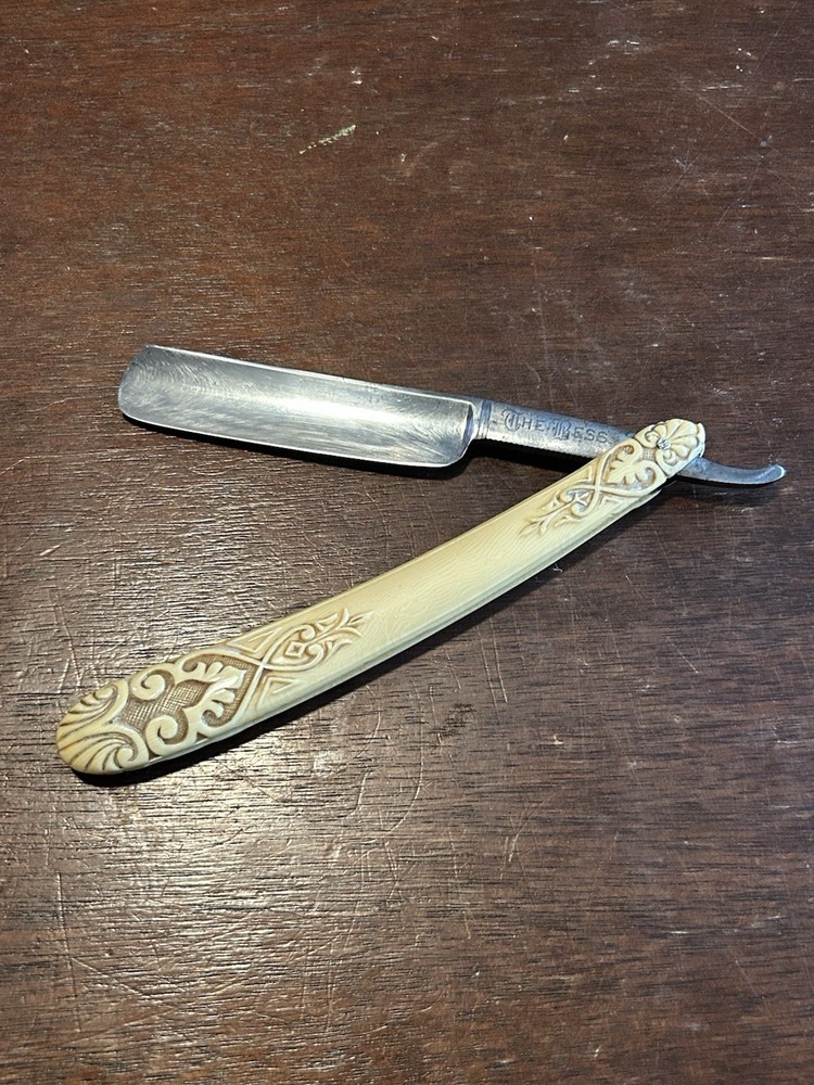 Vintage The Bess Straight Razor Beautiful