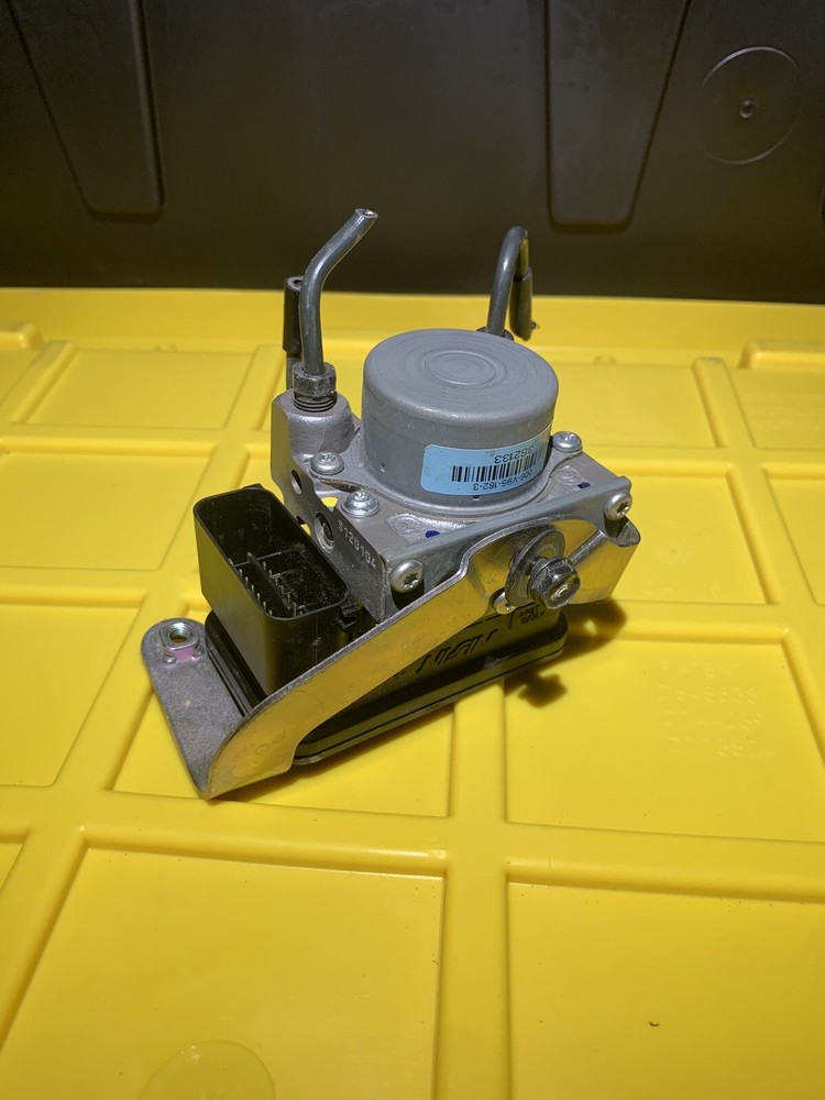 2016 Honda CBR650F ABS PUMP UNIT MODULE OEM