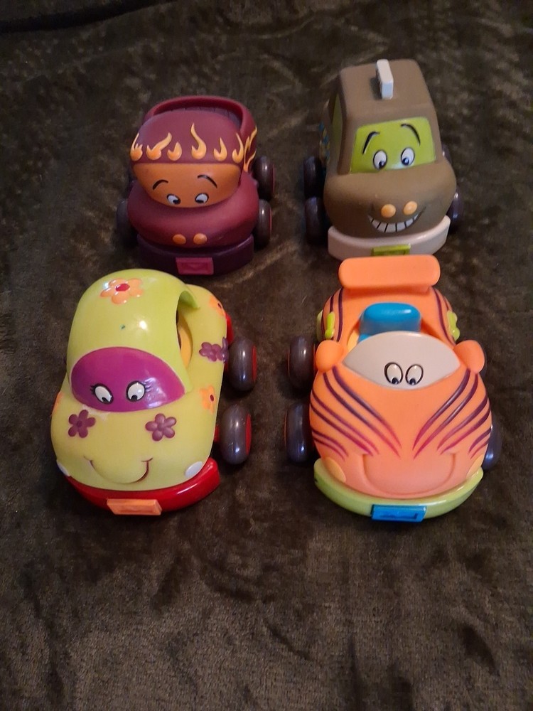 Set Of 4 Pull-Back Cars