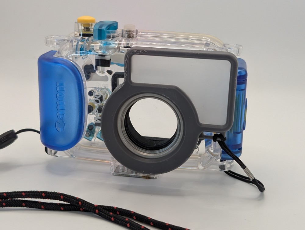 CANON WP-DC4 Waterproof Camera Case 40m / 130ft w/ Strap