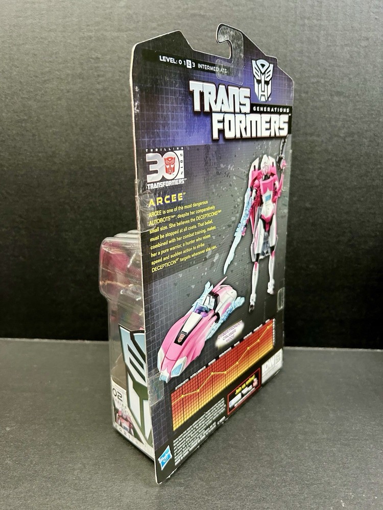 TRANSFORMERS GENERATIONS 2014 Thrilling 30 Deluxe Class ARCEE - MOSC!