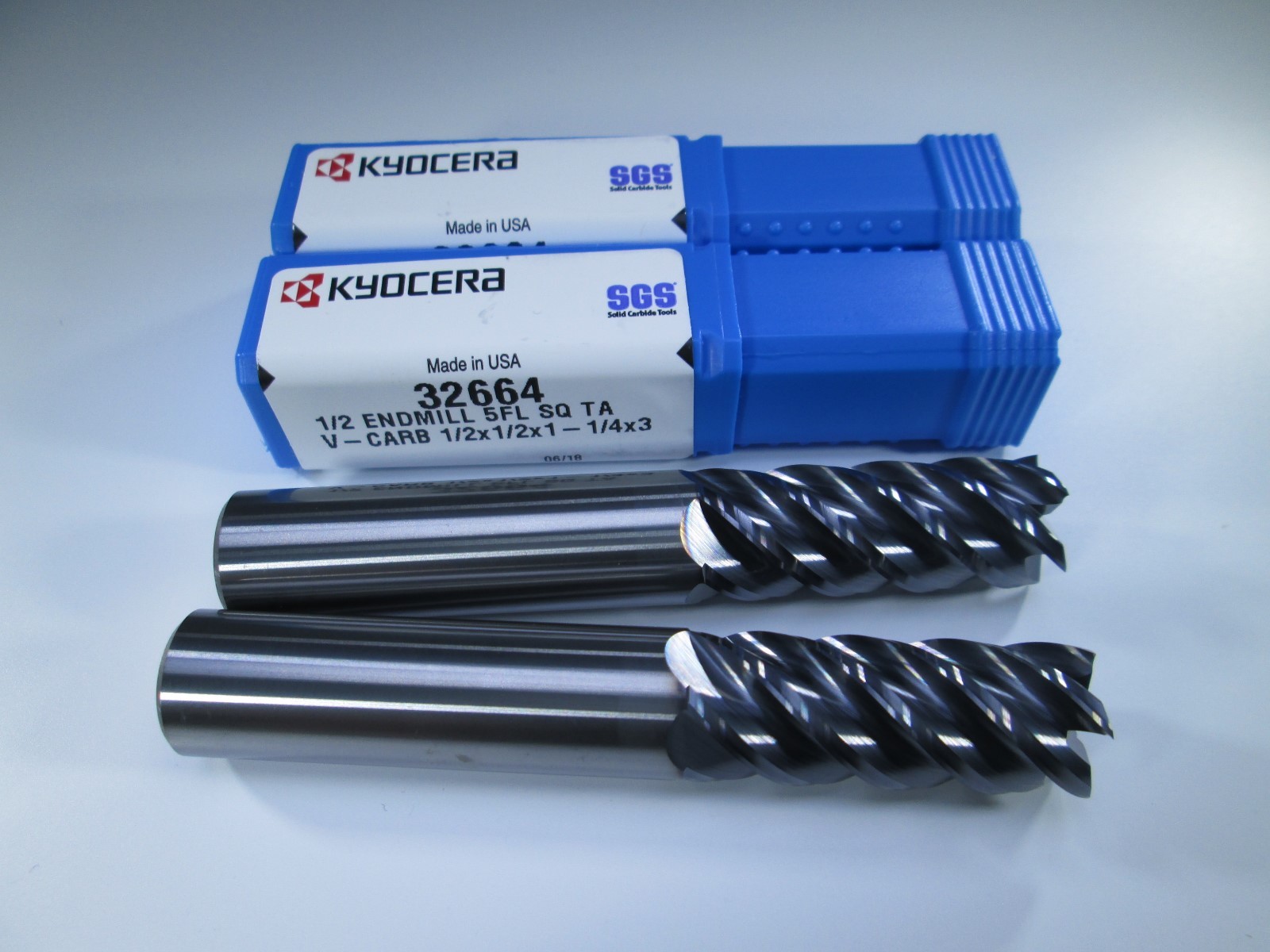 LOT ( 5 ) KYOCERA SGS 32664 V-CARB SOLID CARBIDE 1/2" 5 FLUTE END MILLS SET
