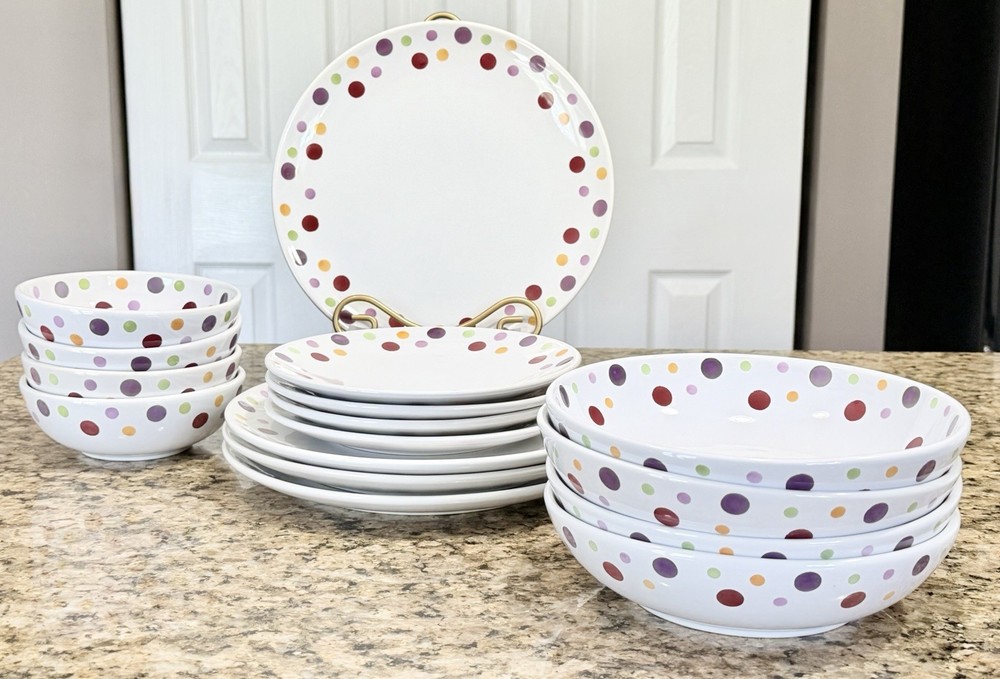 Pampered Chef Simple Additions Dots 16pc Dinnerware Set Service 4 UNUSED