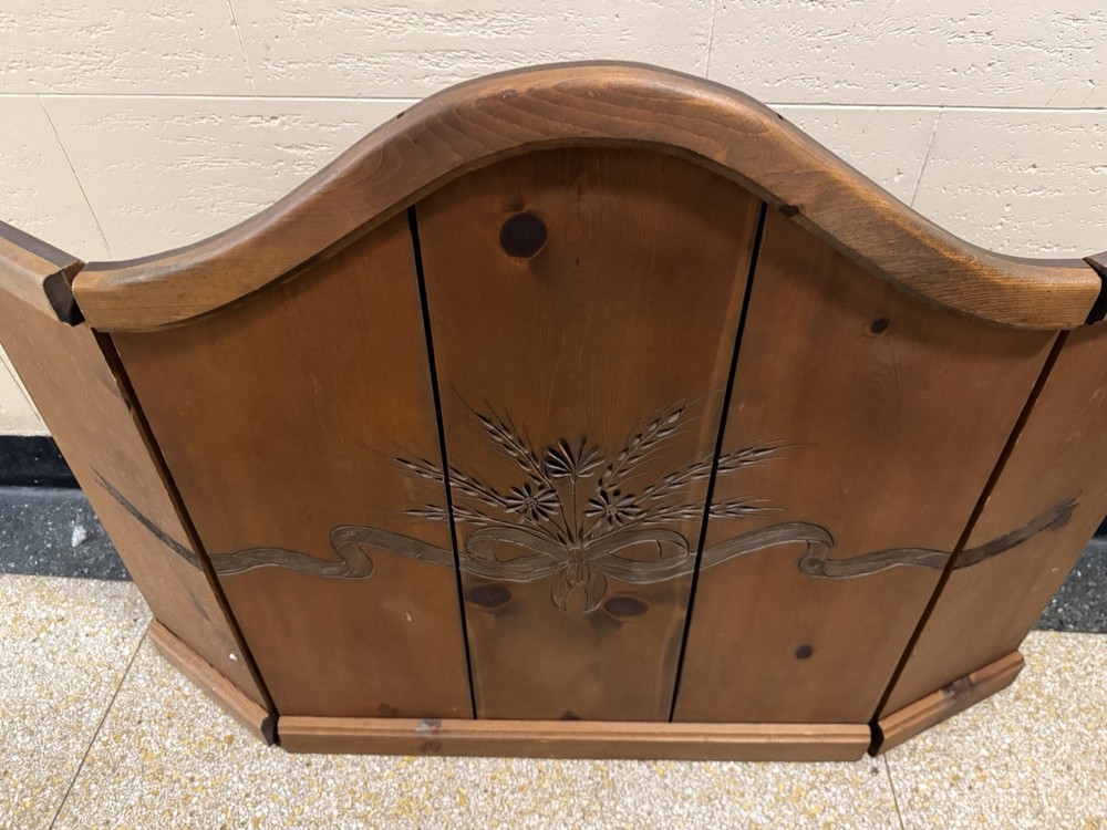 ✨✨✨Vintage carved soild wood fire screen . ✨✨✨