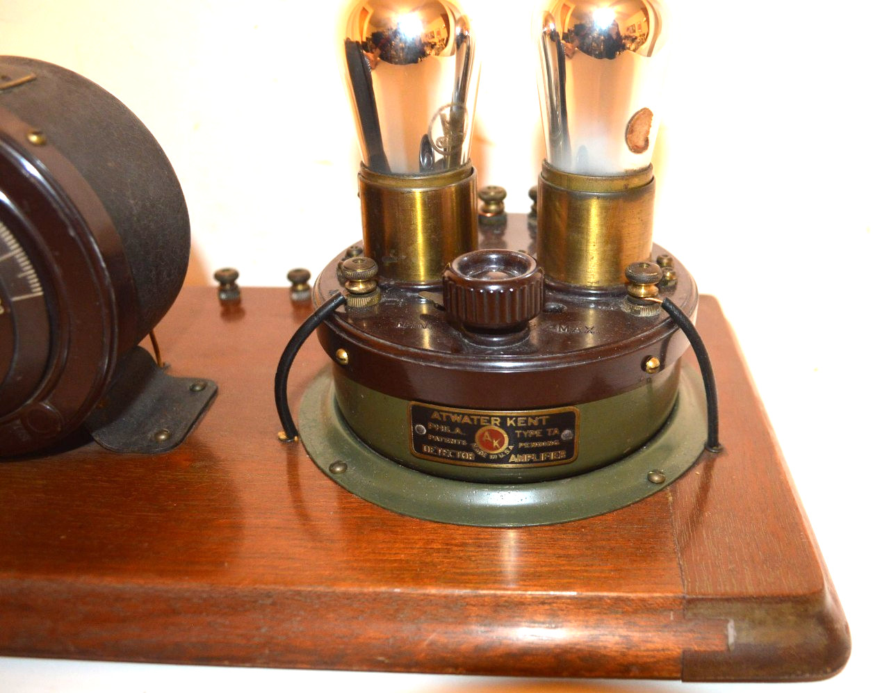 SCARCE 1922 ATWATER KENT'S FIRST MODEL 1, #3925 BREADBOARD RADIO RECEIVER