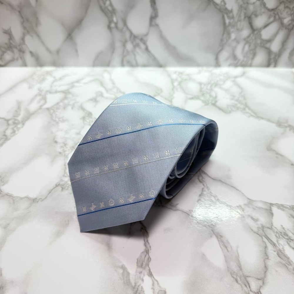 Louis Vuitton 100% Silk Monogram Tie Elegant Used