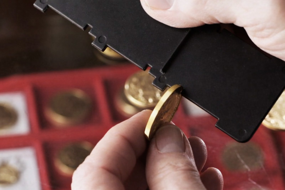 GENUINE Gold Coin Authenticity Tester Detector Eagle Maple Kangaroo Panda