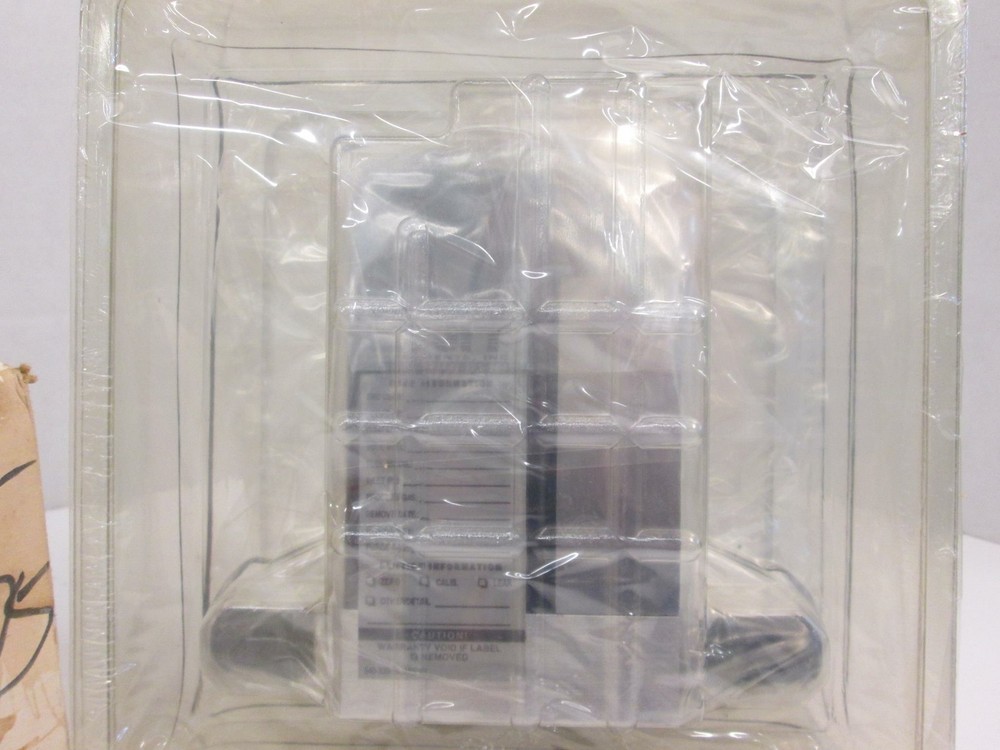 Unit UFC-1400A Mass Flow Controller MFC, He, 50 SCCM, Used