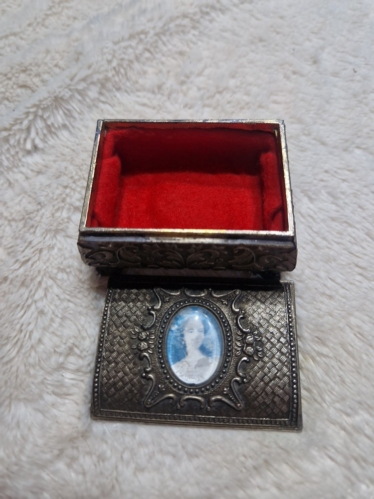 Antique Trinket Box with portrait