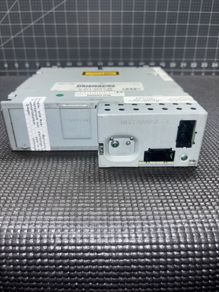2009-2011 AUDI A5 - 6 DISC CD Changer 4E0035110A