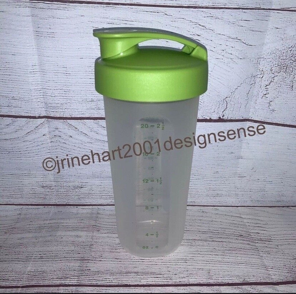 New Tupperware Quick Shake Container 20oz Redesigned Blender Wheel 7320 Green