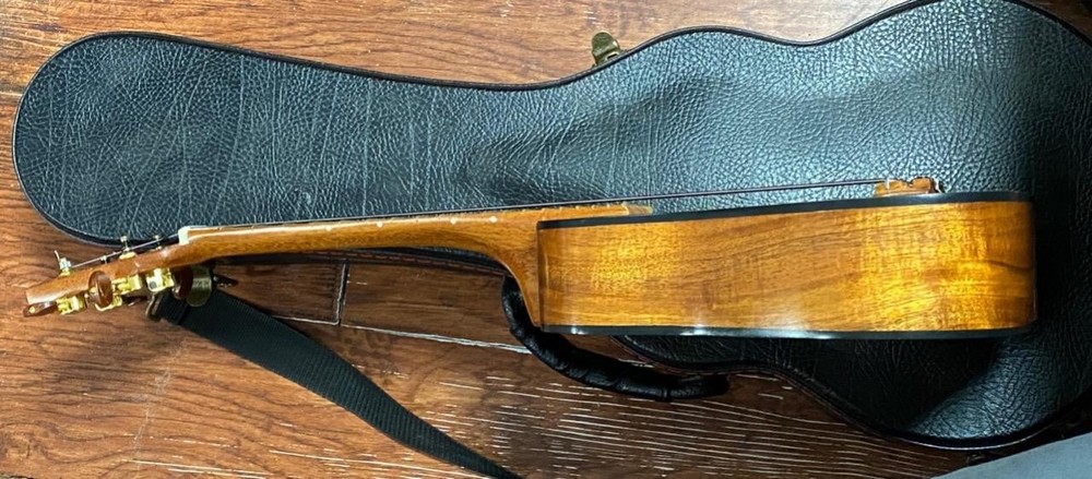 SONNY D KOA UKULELE W/ HARD CASE.