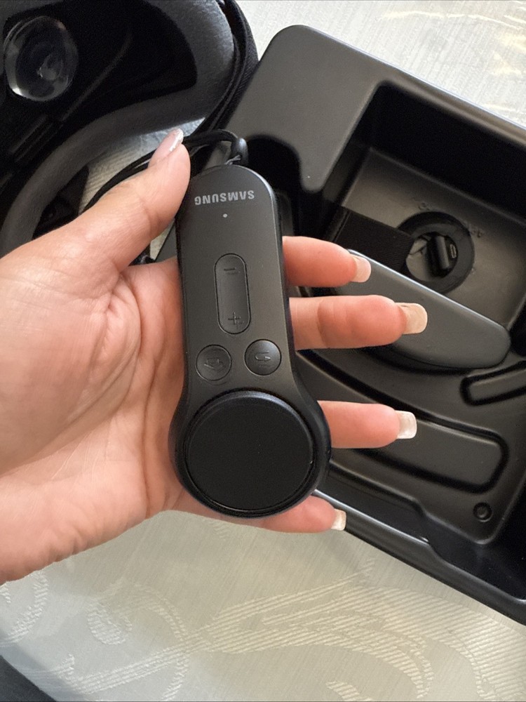 Samsung Gear VR With Controller/Galaxy S8/S8+/S7……