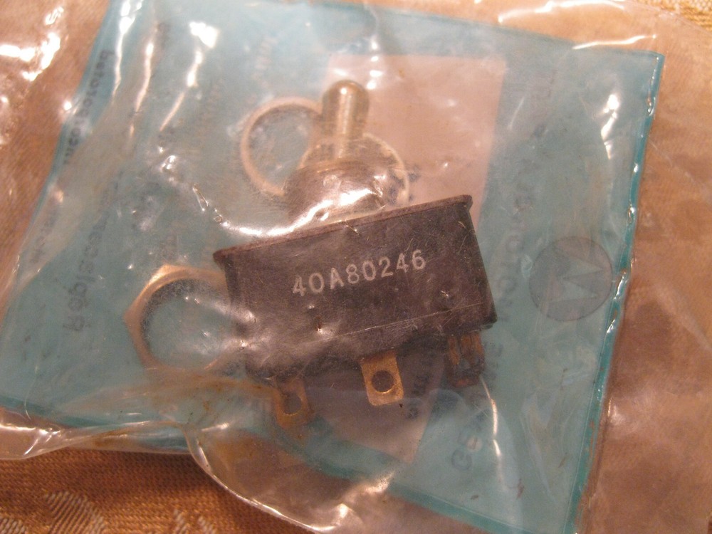 NOS NIB MOTOROLA CH Cutler Hammer Switch Part No. 40-80246