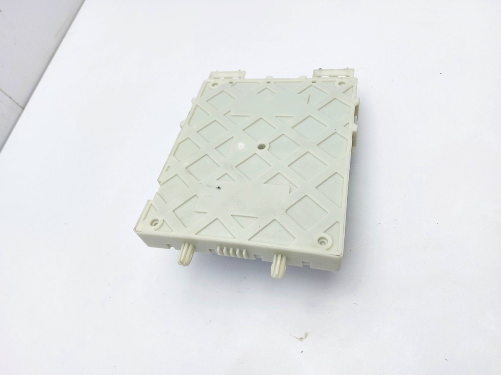 FUSE RELAY BOX 31453131 VOLVO V40 2016