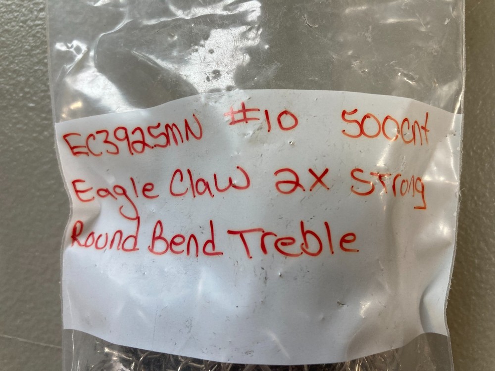 30 EAGLE CLAW ROUND BEND TREBLE HOOK SIZE 10 nickel