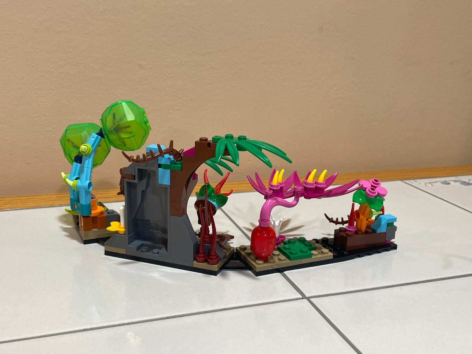 Lego Avatar 75571 Neytiri & Thanator Vs AMP Suit Quaritch Incomplete w/ Minifigs